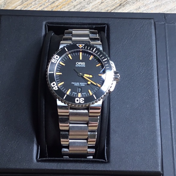 Oris Aquis Men’s Automatic Diver Watch 43mm Black Dial with Steel Bracelet - Picture 2 of 14